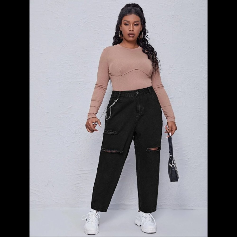 SHEIN Plus Chain Detail Ripped Mom Jeans, 1XL Black